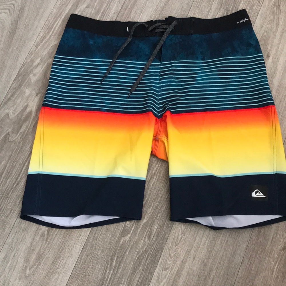 Quicksilver Men’s Board Shorts size 34